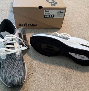 Tomimaso Capri Knit Athletic Sneakers in White & Grey